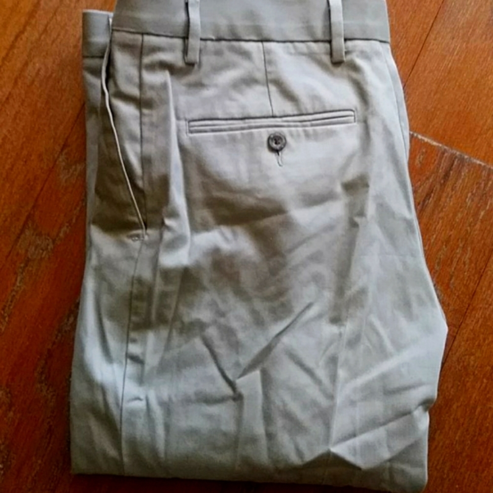 Dockers - Picture 2 of 2